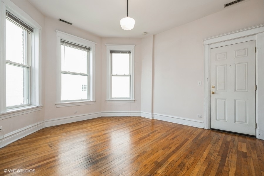 2135 West Division Street, Unit 2R Chicago, IL 60622 - Photo 3 of 10