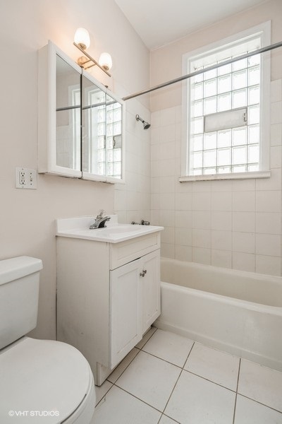 2135 West Division Street, Unit 2R Chicago, IL 60622 - Photo 9 of 10