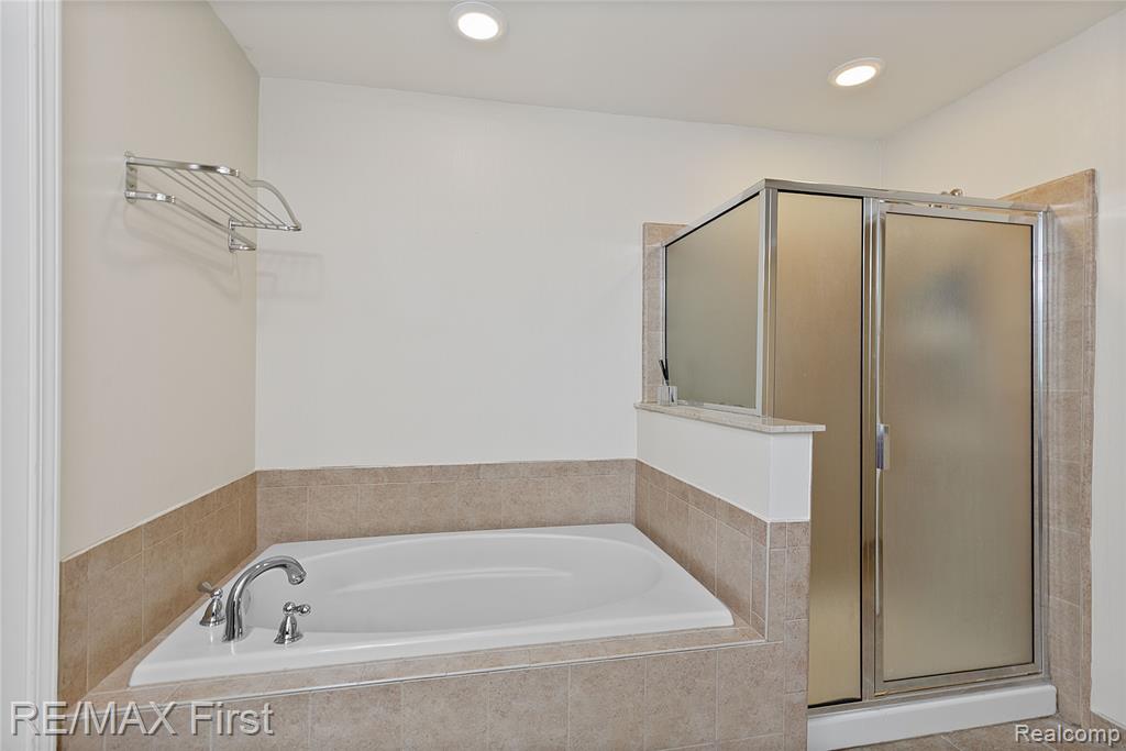 3706 Windingbrook Circle Rochester Hills, MI 48309 - Photo 21 of 42