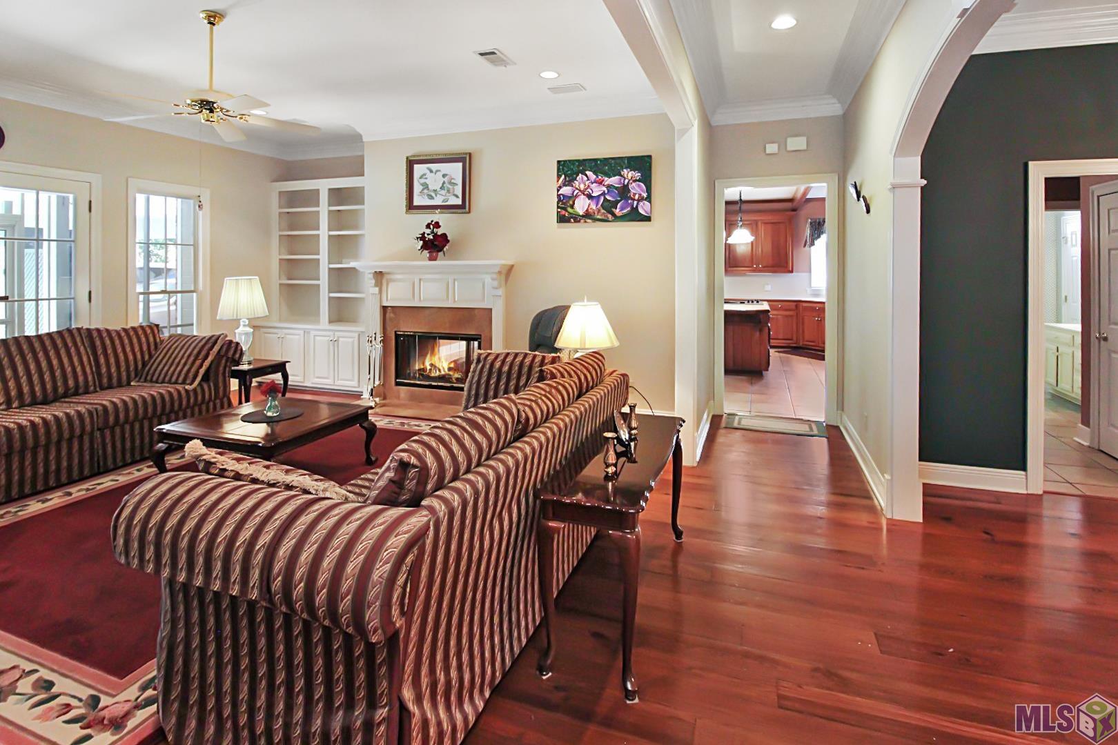 6910 South Fieldgate Court Baton Rouge, LA 70808 - Photo 2 of 28 Gallery Image 2