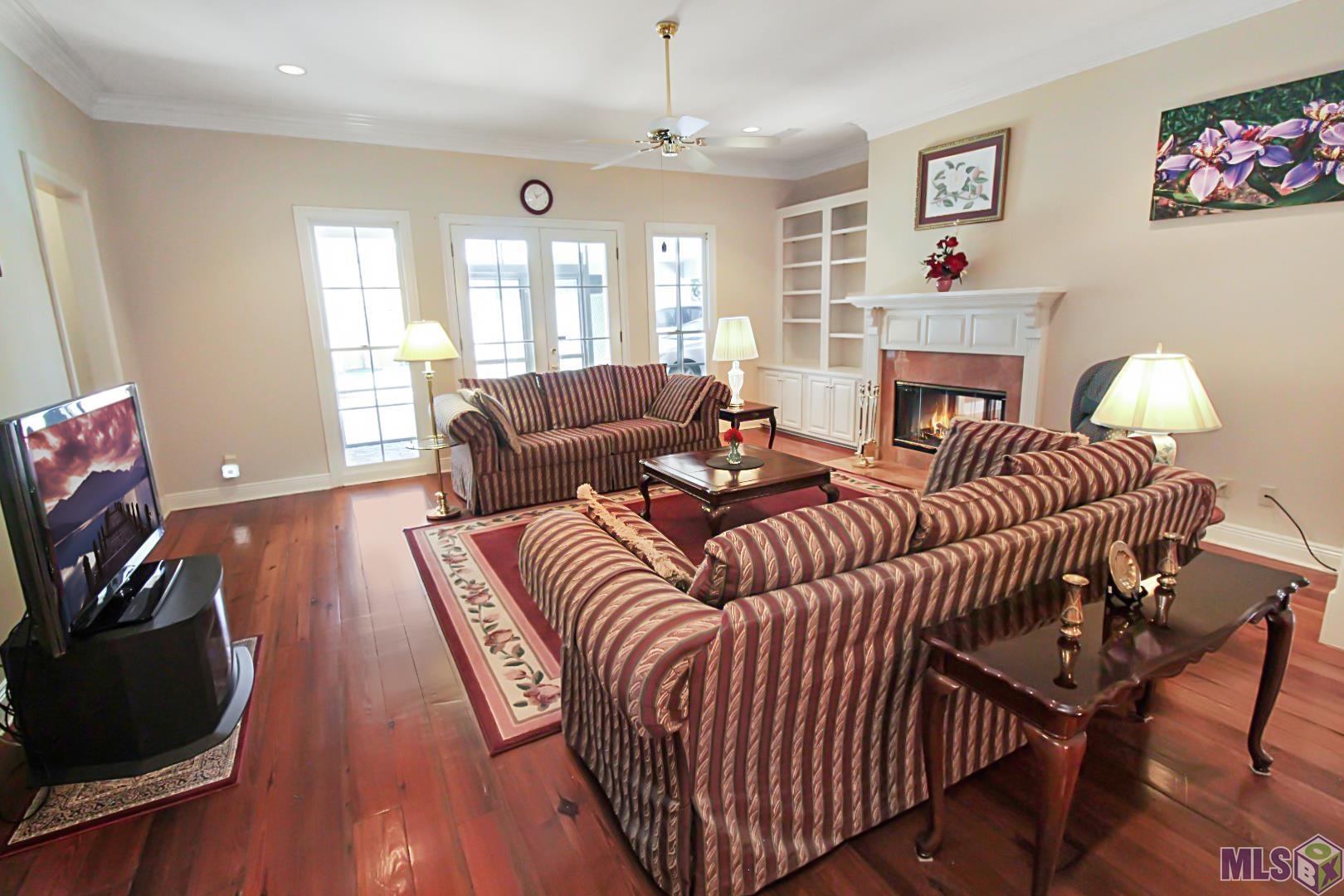 6910 South Fieldgate Court Baton Rouge, LA 70808 - Photo 3 of 28 Gallery Image 3