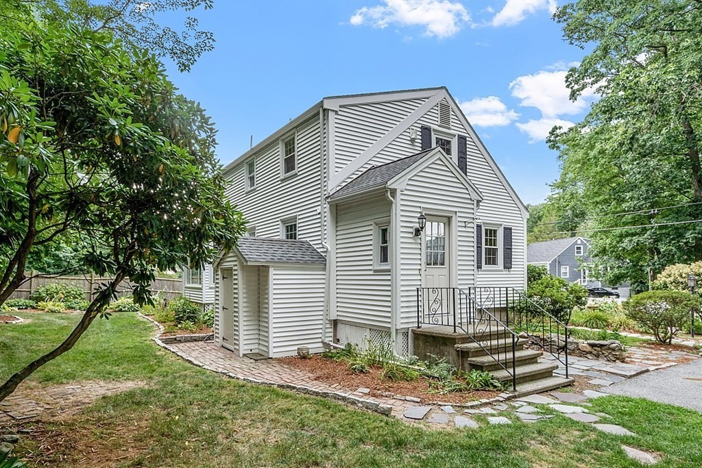 37 Skelton Road Burlington, MA 01803 - Photo 3 of 40 Gallery Image 3