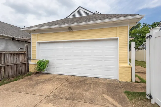 $389,000 | 1243 Island Harbor Drive, Memphis, TN 38103