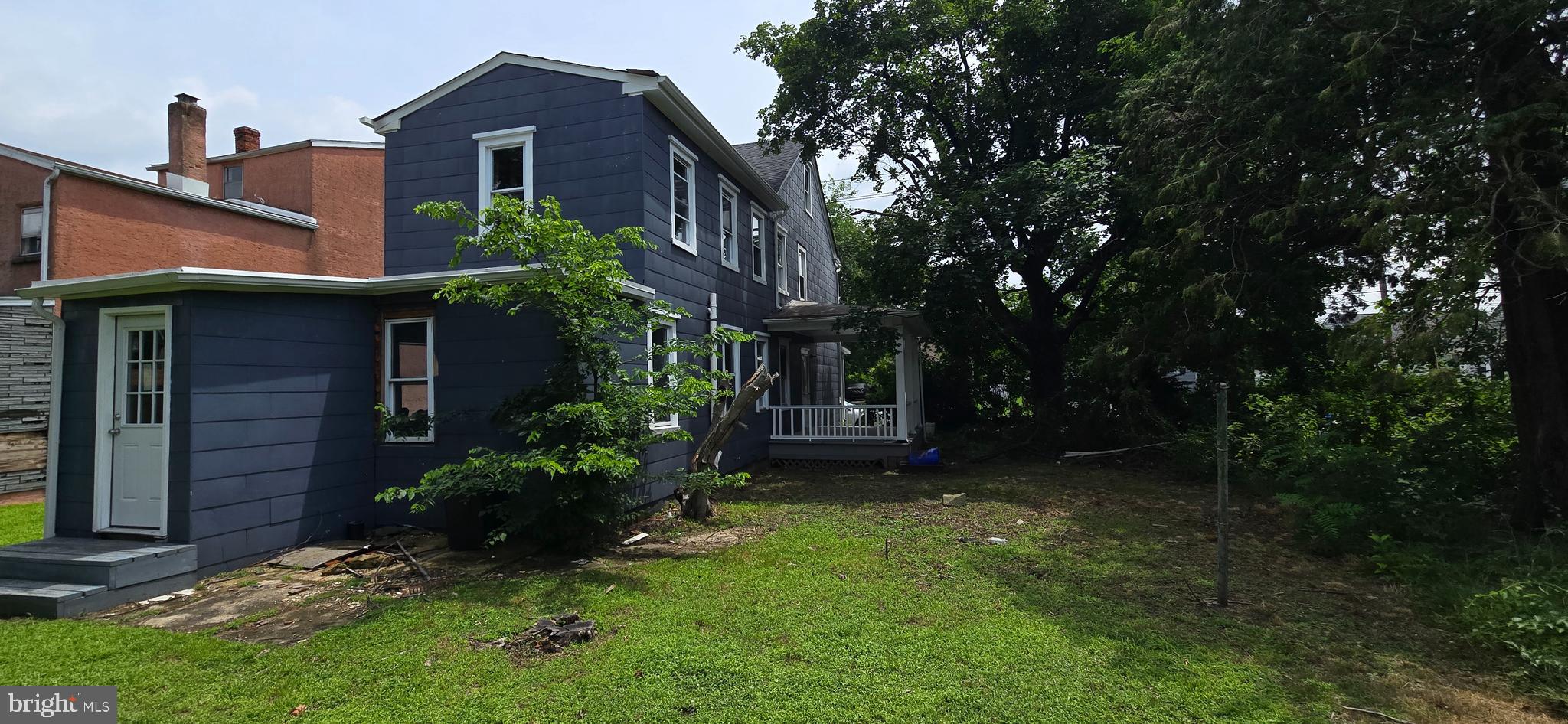 845 Bordentown Road Burlington, NJ 08016 - Photo 4 of 17 a front view of a house with a garden
