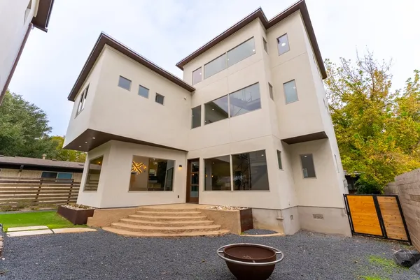 $8,295 | 716 Post Oak Street, Austin, TX 78704