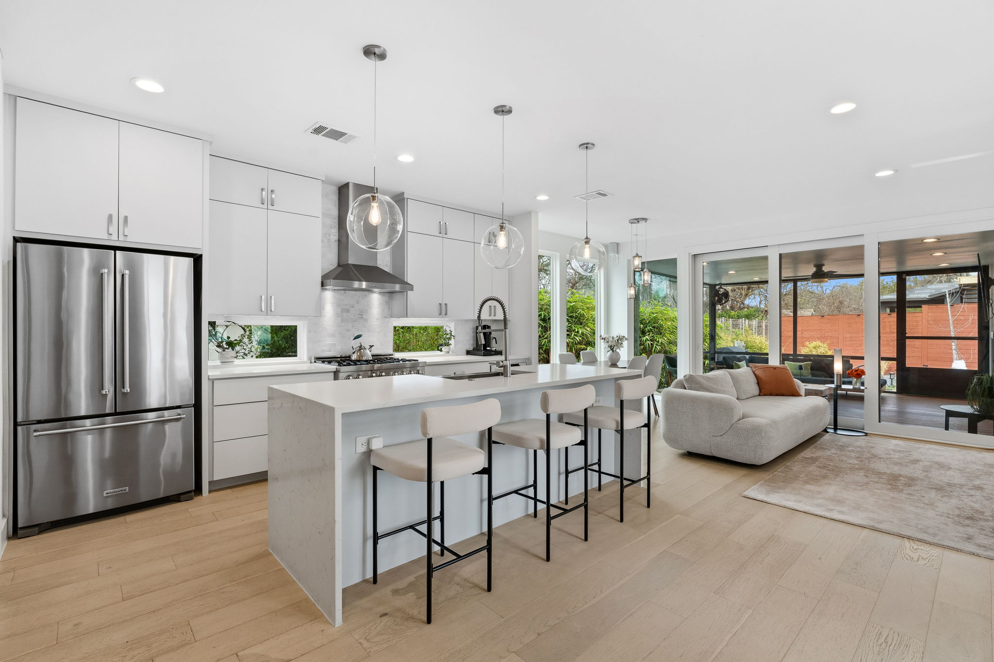 2508 Paramount Avenue, Unit B Austin, TX 78704 - Photo 2 of 40 Sleek & stylish modern luxury living in the heart of one of Austin’s hottest neighborhoods – Zilker!