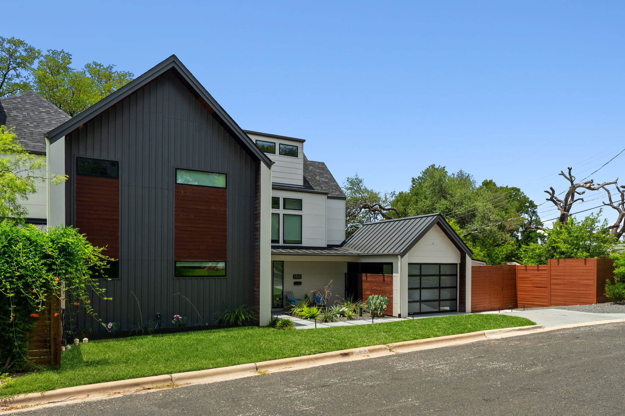 2508 Paramount Avenue, Unit B Austin, TX 78704 - Photo 6 of 40 Unbeatable access to the ’04 lifestyle - just steps from Lamar retail and dining, and a short drive or bike ride to Barton Springs, Zilker Park, Barton Creek Greenbelt, Lady Bird Lake Trail, and Downtown.