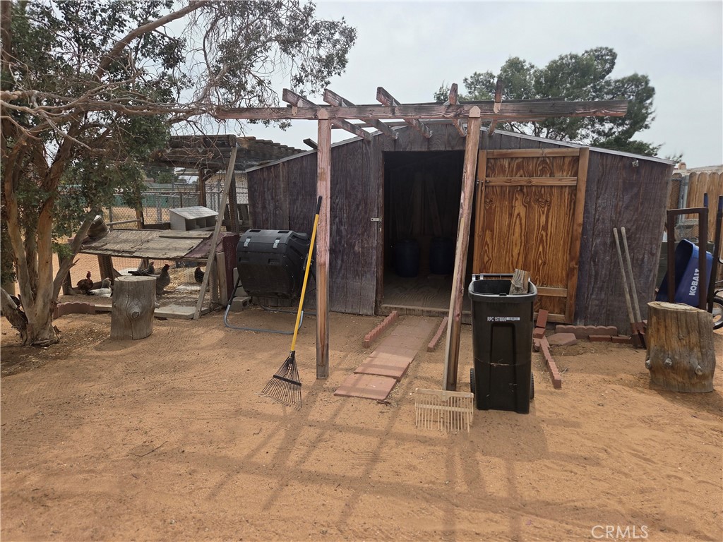13955 Iroquois Road Apple Valley, CA 92307 - Photo 16 of 19 a view of outdoor space and patio