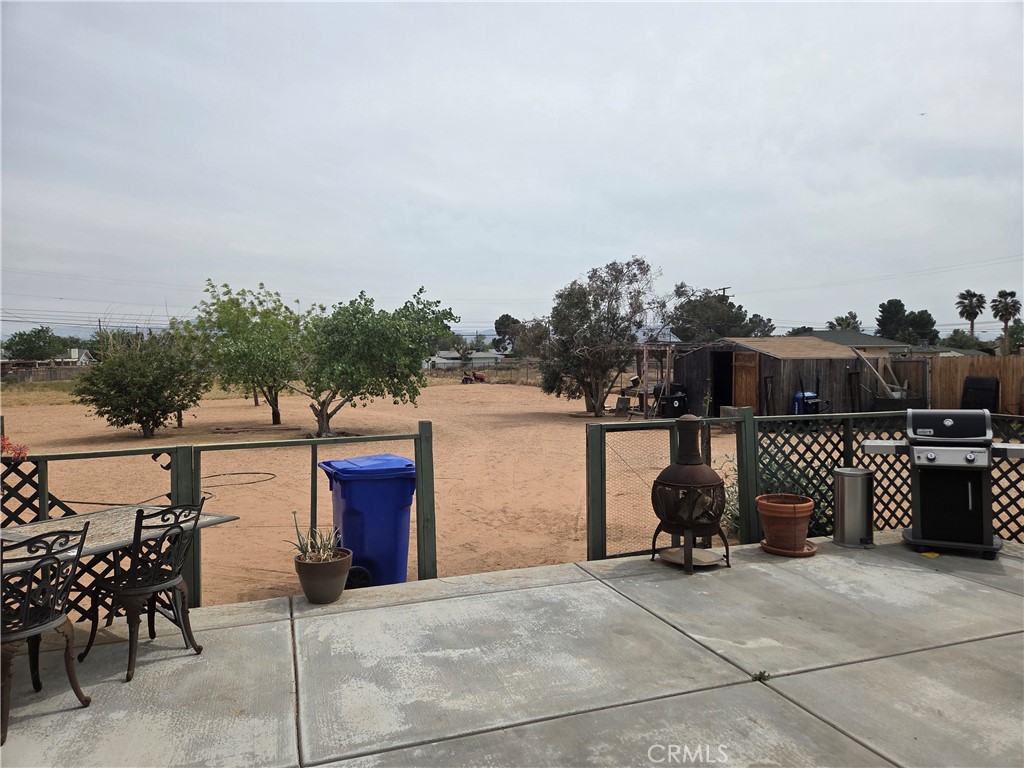 13955 Iroquois Road Apple Valley, CA 92307 - Photo 17 of 19 a view of a terrace