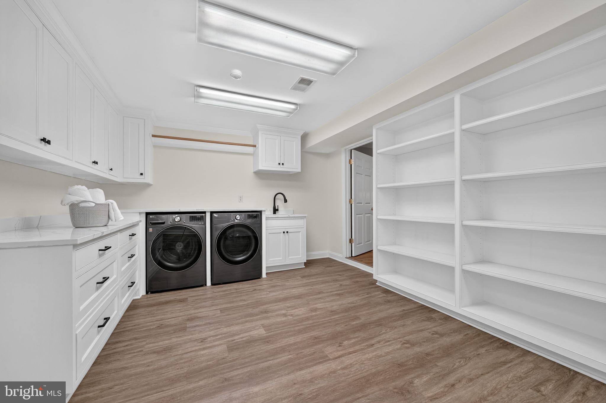 10800 Park Road Lorton, VA 22079 - Photo 39 of 49 Laundry/Mud Room