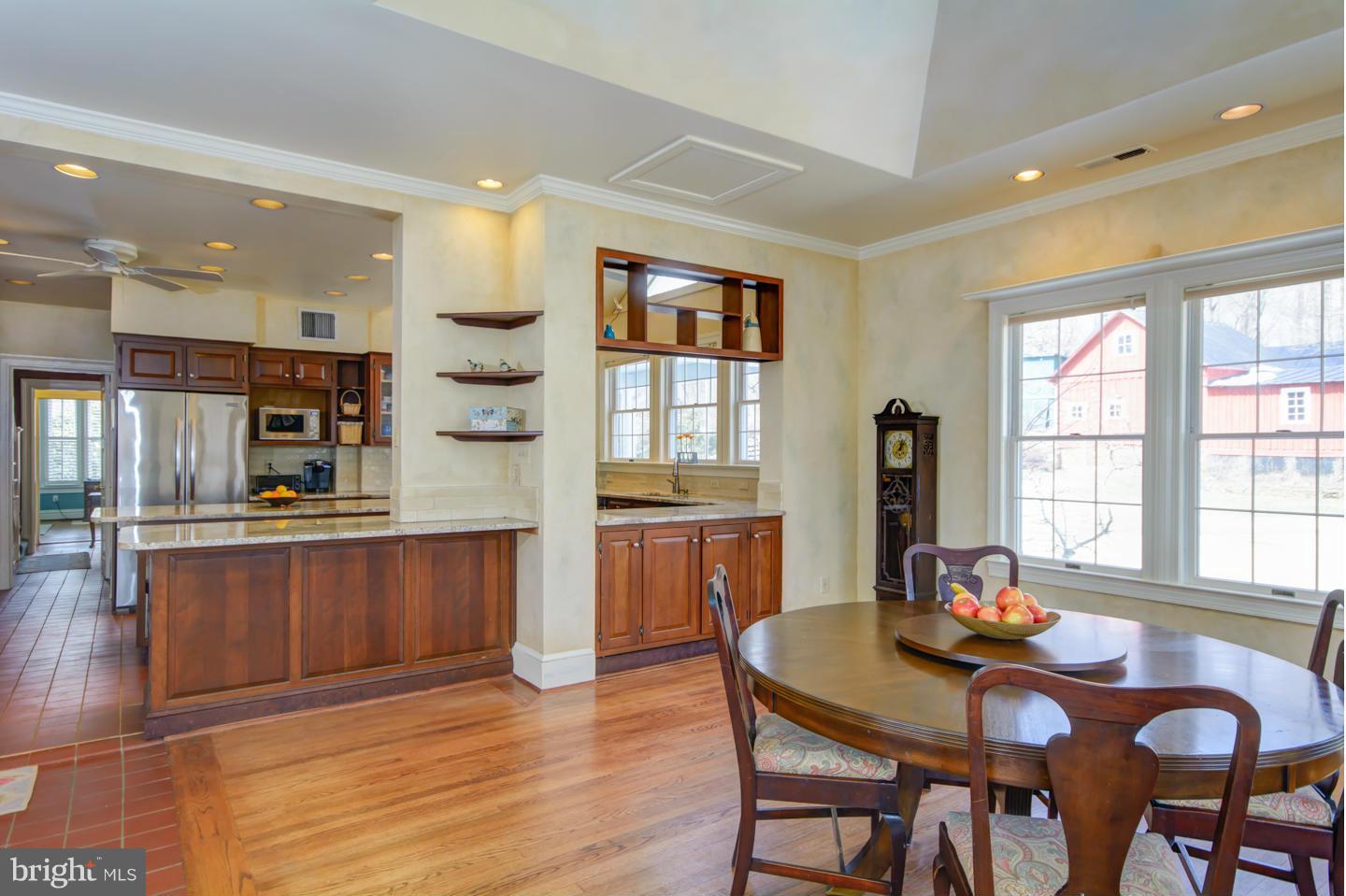 17542 Canby Road Leesburg, VA 20175 - Photo 15 of 30 Breakfast area