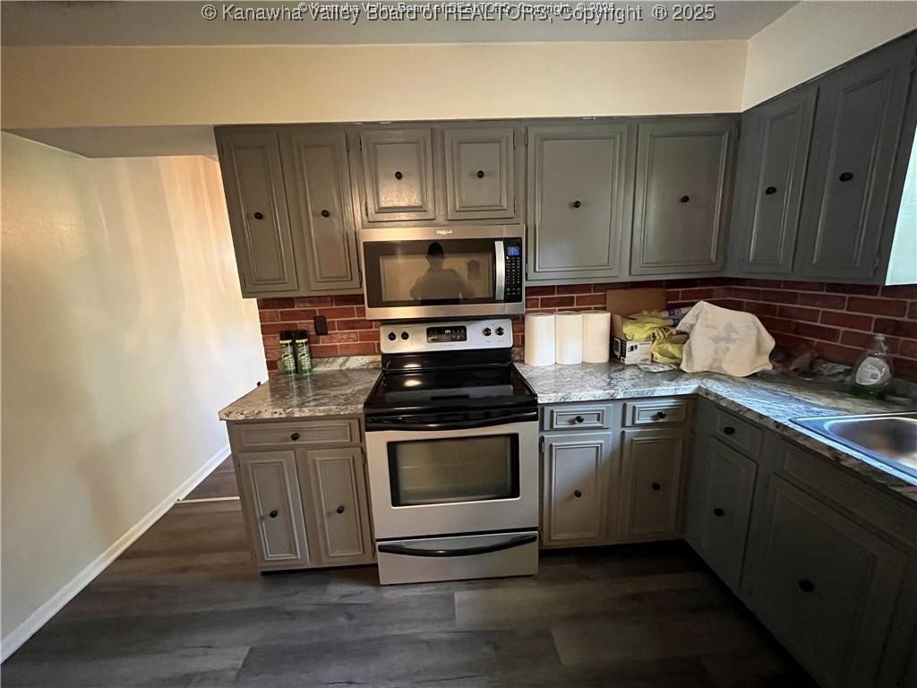 226 Simmons Drive Ripley, WV 25271 - Photo 3 of 18 Gallery Image 3