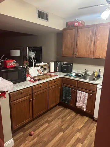 $1,650 | 4230 Deste Court, Unit 208, Lake Worth, FL 33467