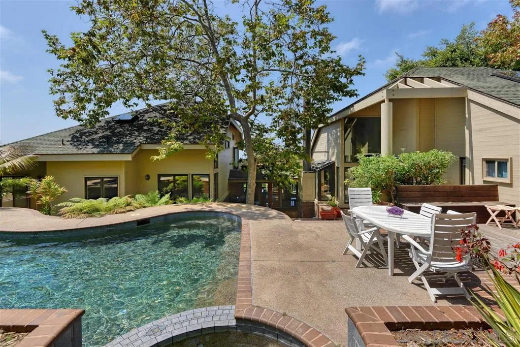 7267 Fairway Road La Jolla, CA 92037 - Photo 4 of 25 Gallery Image 4