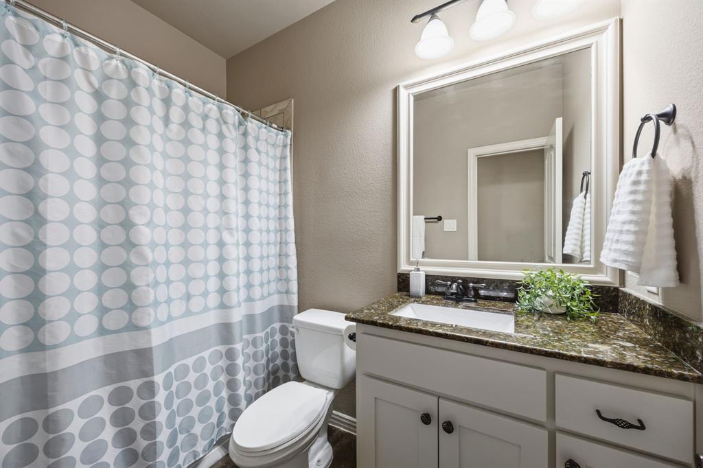 6621 Singleton Road Midlothian, TX 76065 - Photo 14 of 32 3rd full bathroom