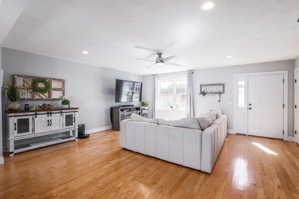 127 Derby Street Worcester, MA 01604 - Photo 8 of 33 Gallery Image 8