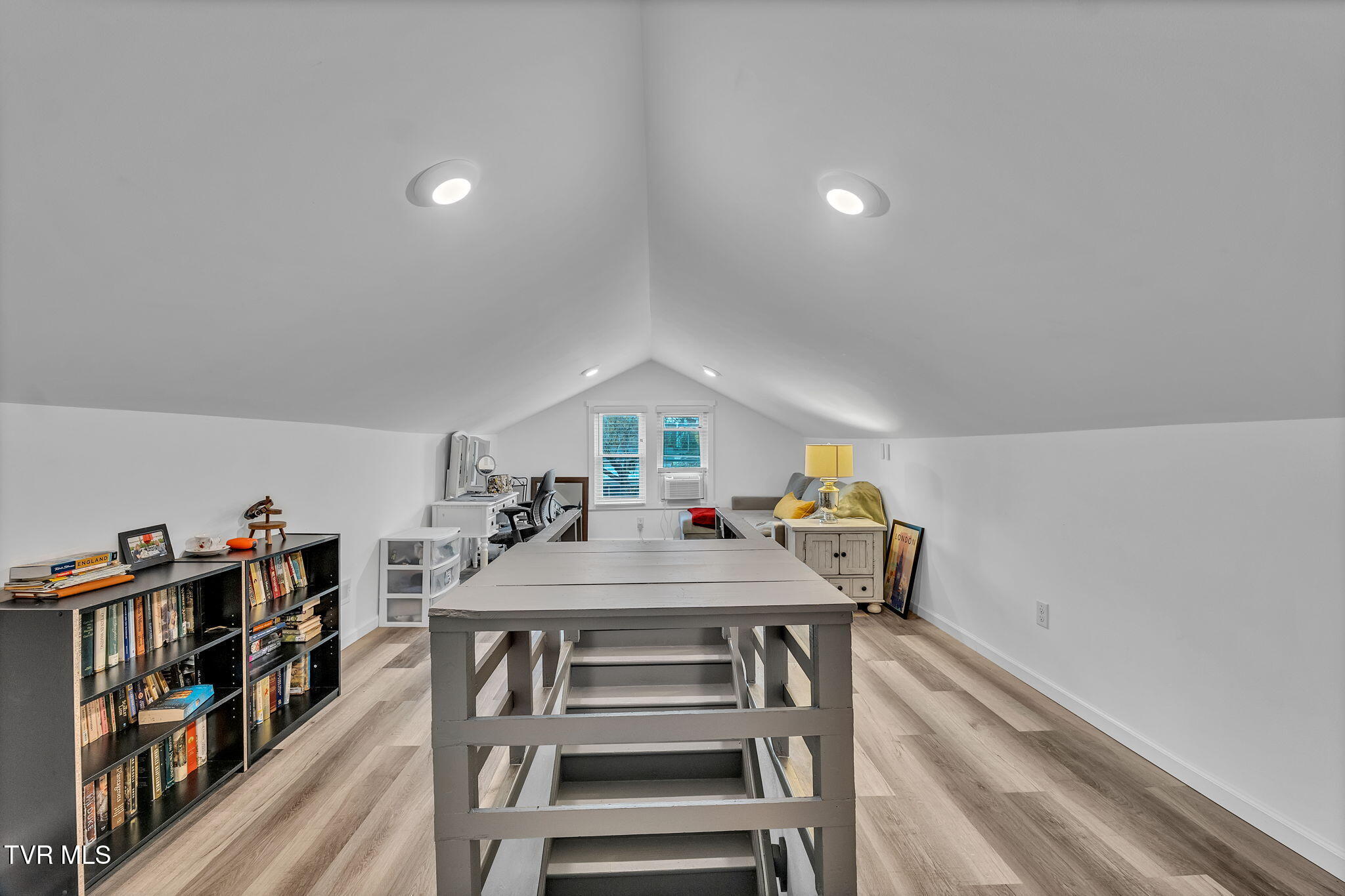 913 Maryland Avenue Bristol, TN 37620 - Photo 24 of 41 Attic 1