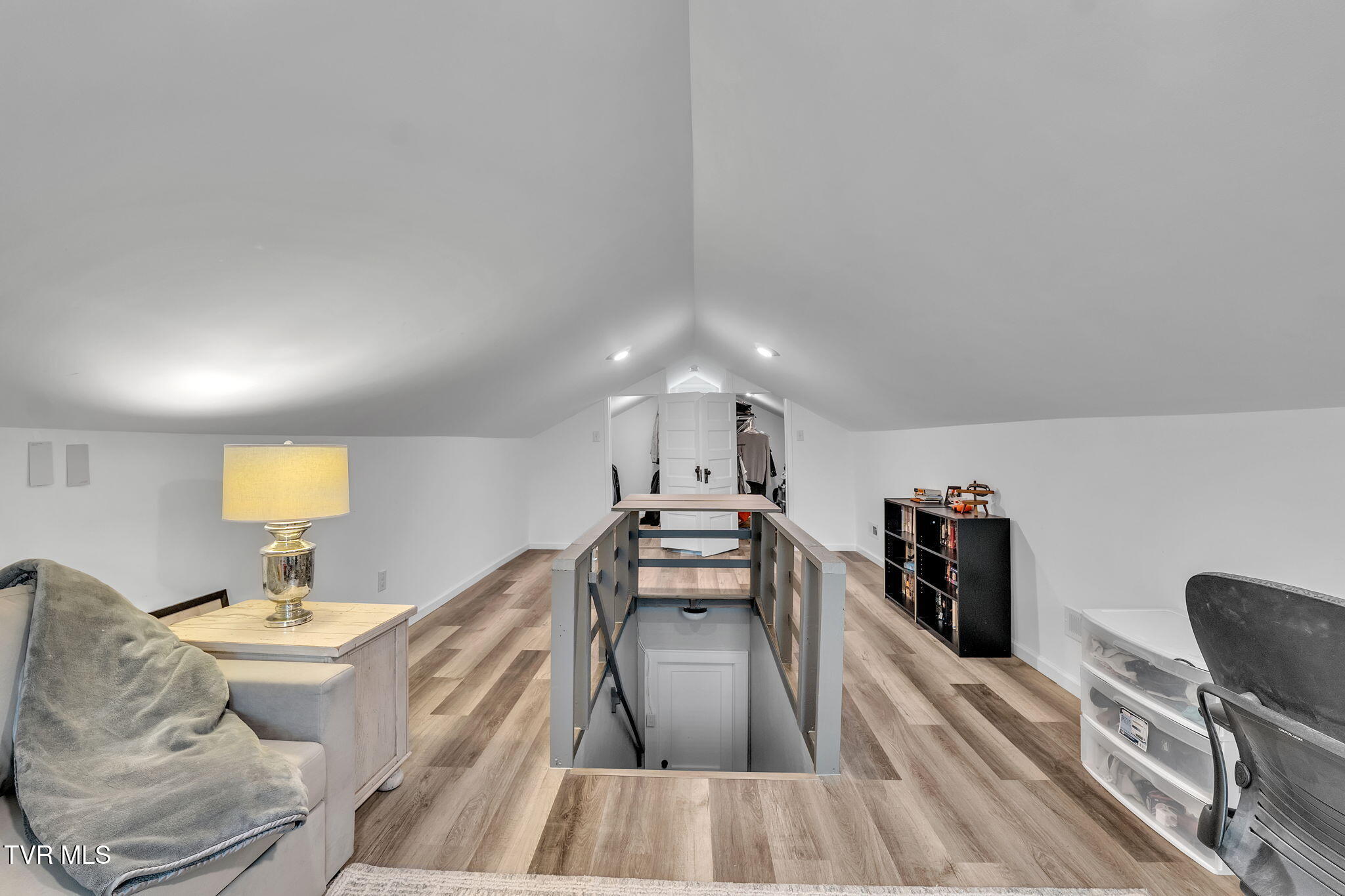 913 Maryland Avenue Bristol, TN 37620 - Photo 25 of 41 Attic 2