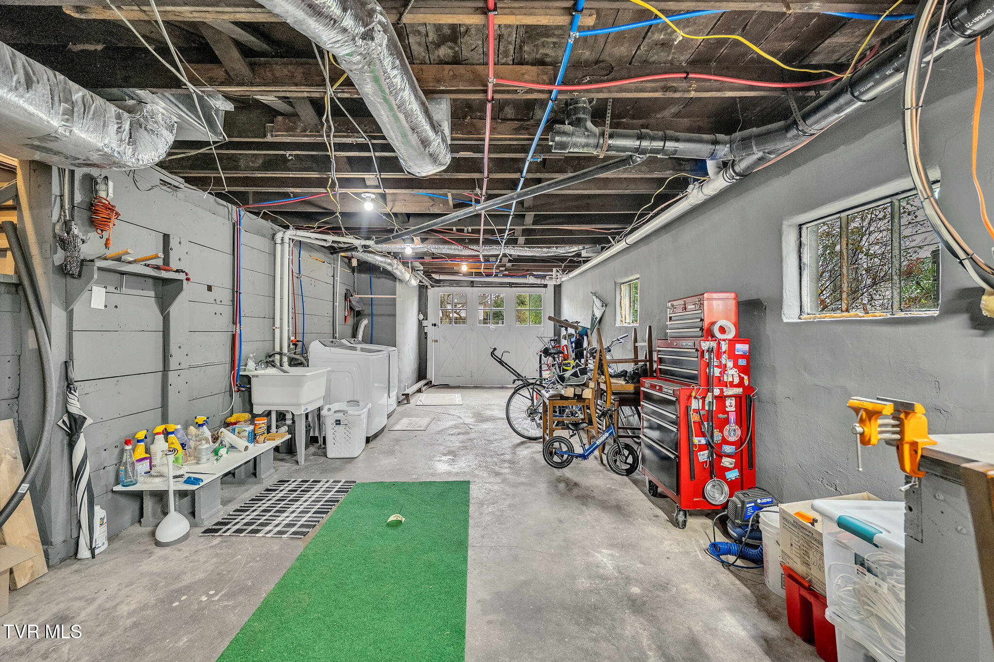 913 Maryland Avenue Bristol, TN 37620 - Photo 31 of 41 basement workshop area