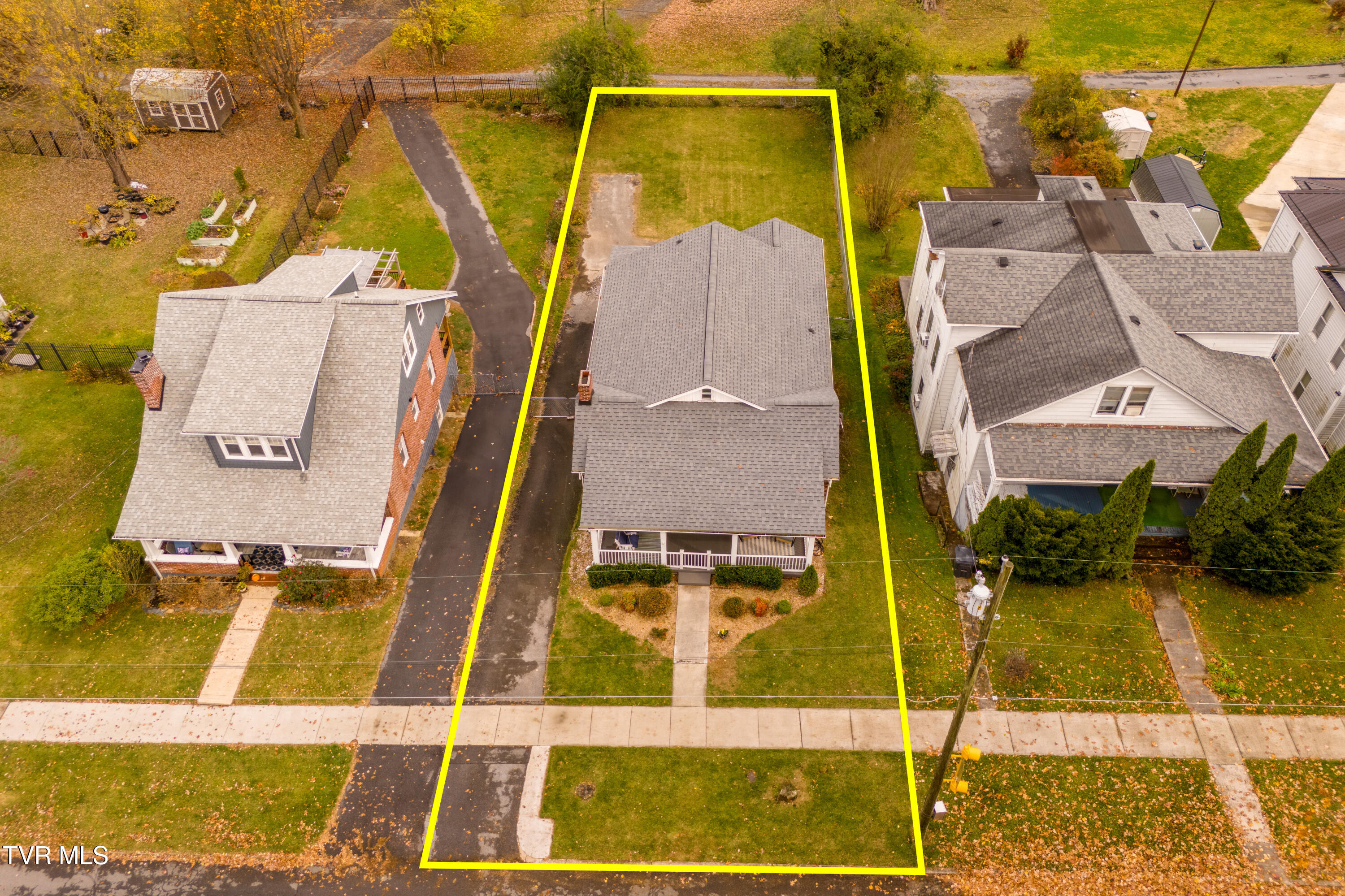 913 Maryland Avenue Bristol, TN 37620 - Photo 41 of 41 DJI_20251108124150_0297_D-HDR2