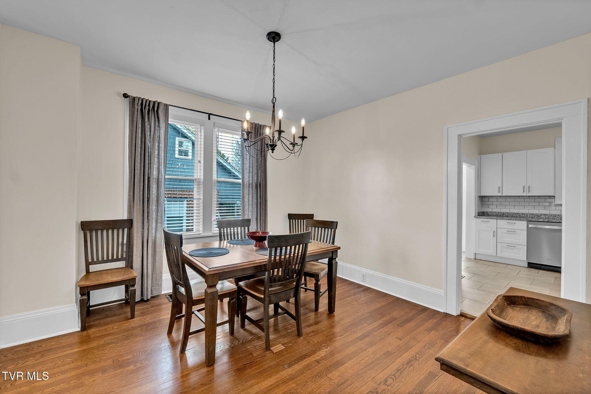 913 Maryland Avenue Bristol, TN 37620 - Photo 7 of 41 dining room 2