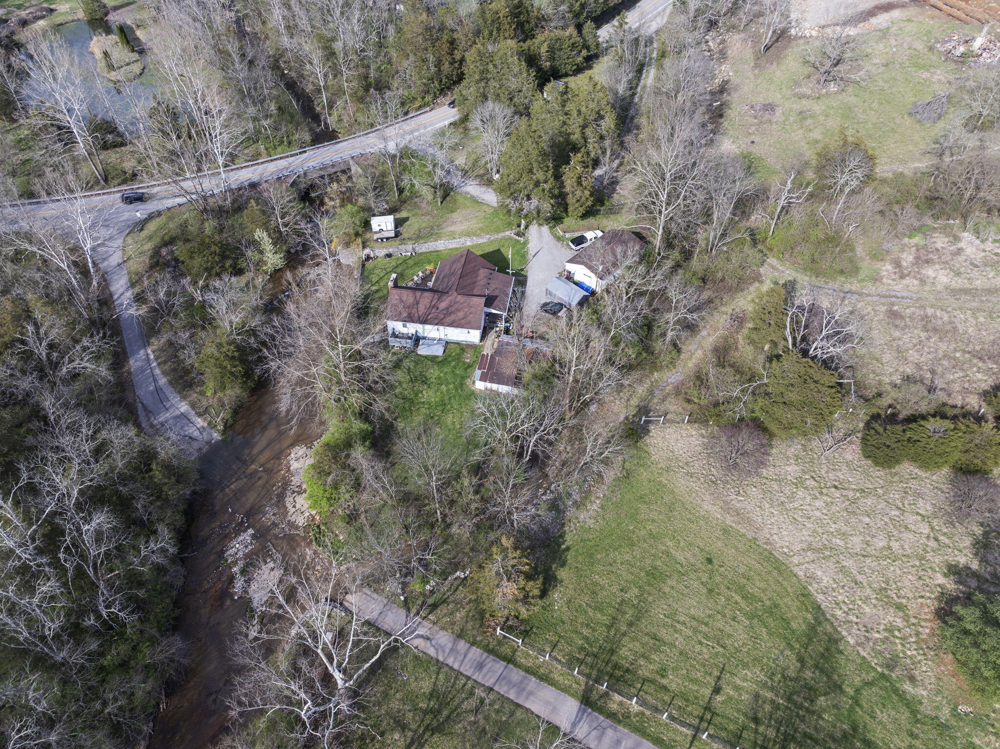 121 Johnson Road Lexington, KY 40515 - Photo 23 of 42 20-web-or-mls-DJI_20250401171957_0215_D