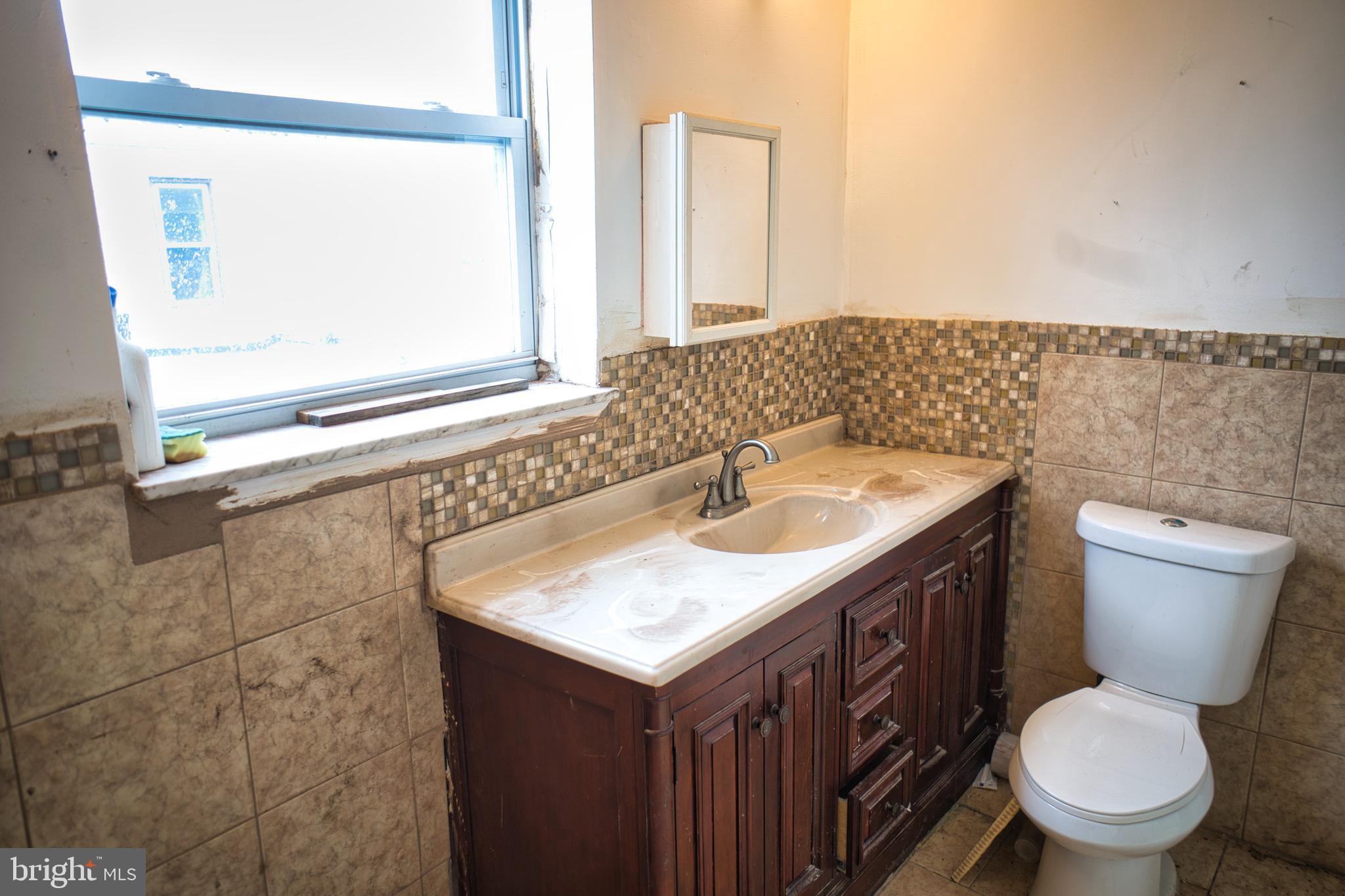 1833 Tree Street Philadelphia, PA 19145 - Photo 10 of 15 Gallery Image 10
