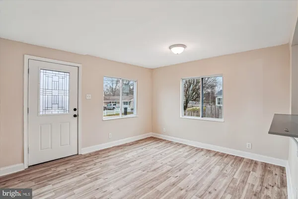 $2,695 | 3736 Beach Dr Boulevard, Edgewater, MD 21037