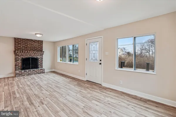 $2,695 | 3736 Beach Dr Boulevard, Edgewater, MD 21037