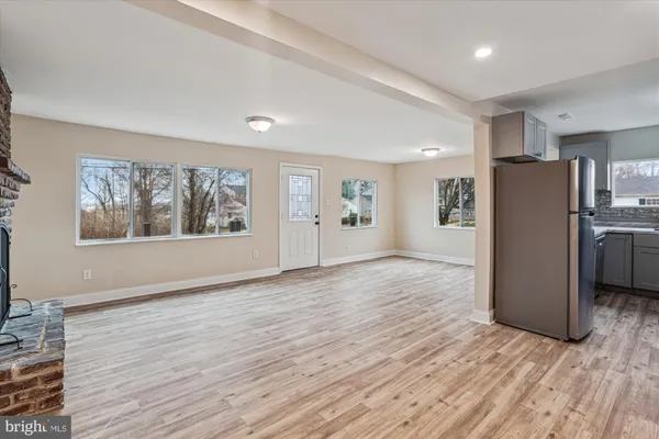 $2,695 | 3736 Beach Dr Boulevard, Edgewater, MD 21037