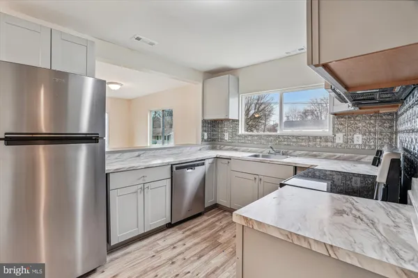 $2,695 | 3736 Beach Dr Boulevard, Edgewater, MD 21037