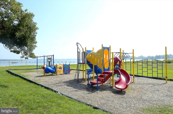 $2,695 | 3736 Beach Dr Boulevard, Edgewater, MD 21037