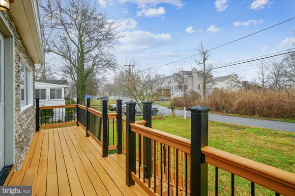 $2,695 | 3736 Beach Dr Boulevard, Edgewater, MD 21037