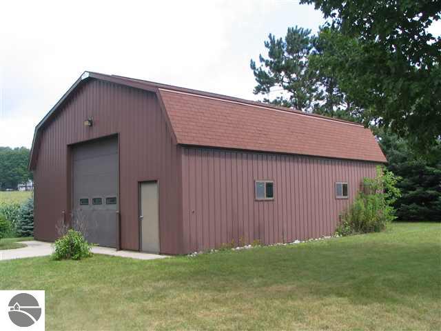 10385 45 Road Cadillac, MI 49601 - Photo 15 of 15 1719077-14.JPG