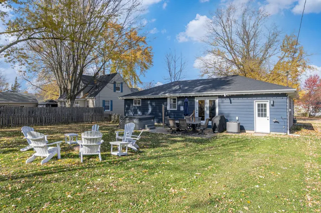 $374,000 | 8 Poplar Street, Three Oaks, MI 49128