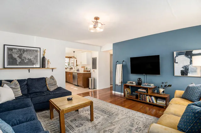 $374,000 | 8 Poplar Street, Three Oaks, MI 49128