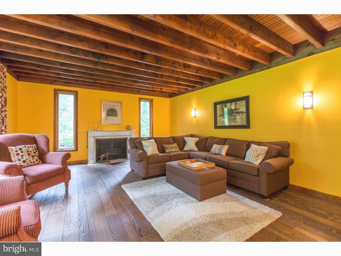 324 Bent Road Wyncote, PA 19095 - Photo 4 of 22 Living Room