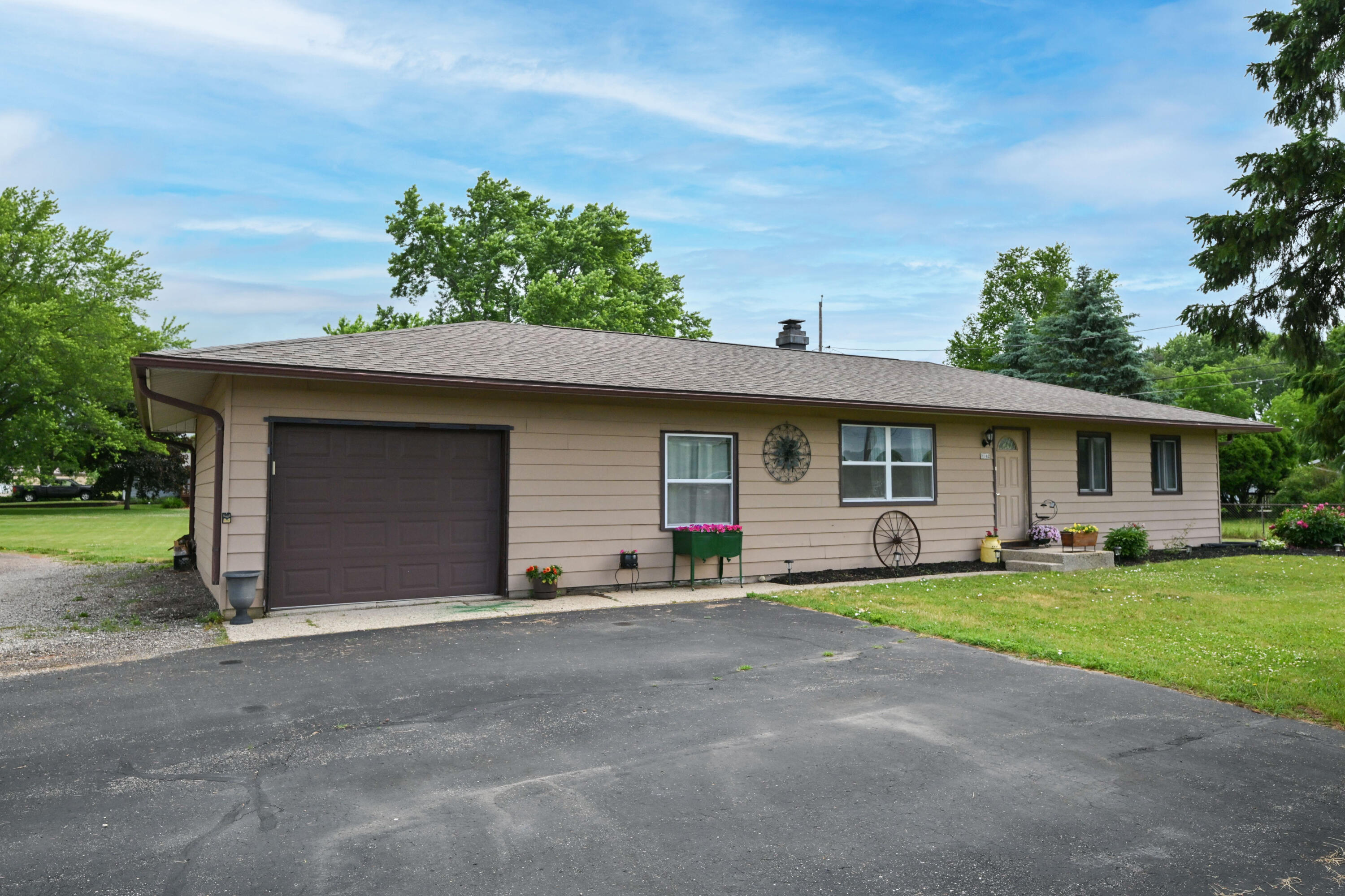 7142 Highway 36 Lyons, WI 53147 - Photo 1 of 36 Photo (1)
