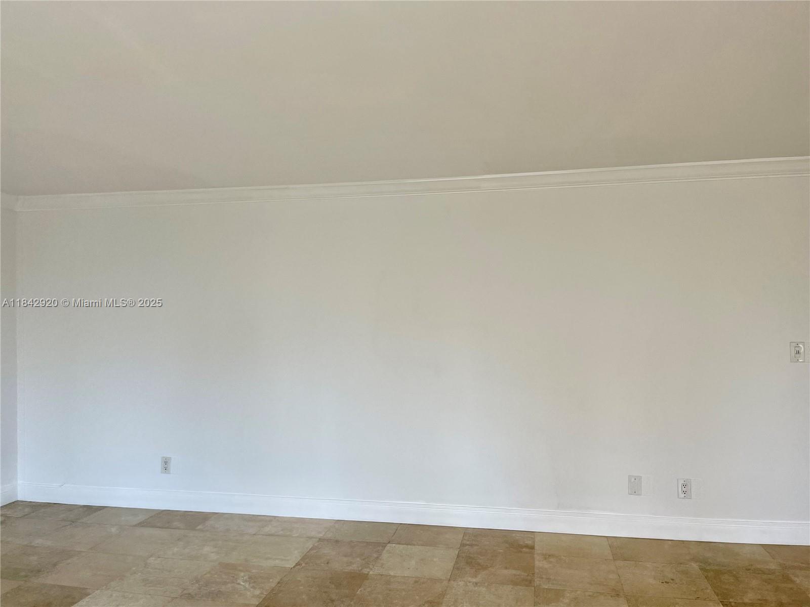 607 Ocean Drive, Unit 3K Key Biscayne, FL 33149 - Photo 16 of 18 a view of small space