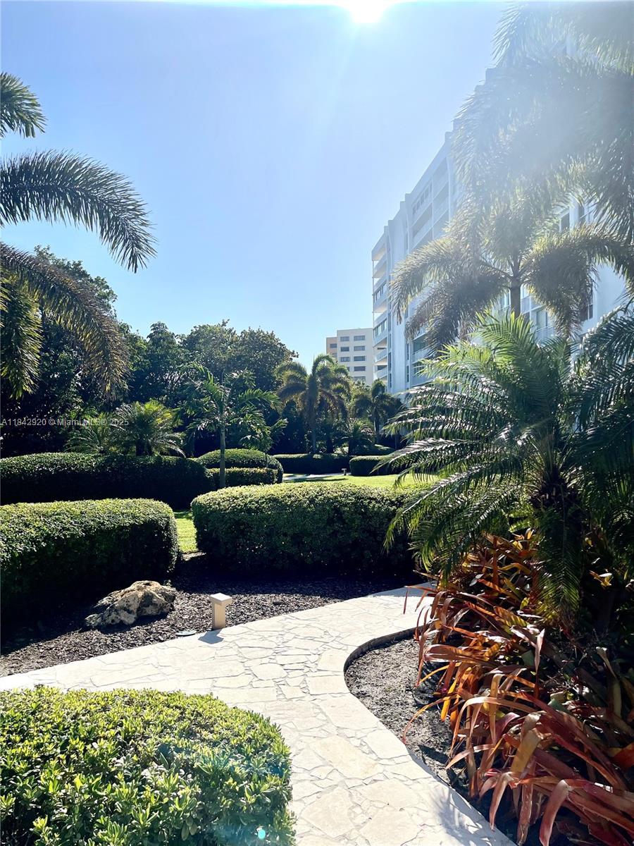 607 Ocean Drive, Unit 3K Key Biscayne, FL 33149 - Photo 3 of 18 a view of outdoor space and yard