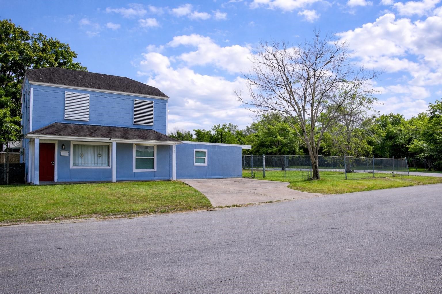 5709 Craig Street Houston, TX 77023 - Photo 1 of 19