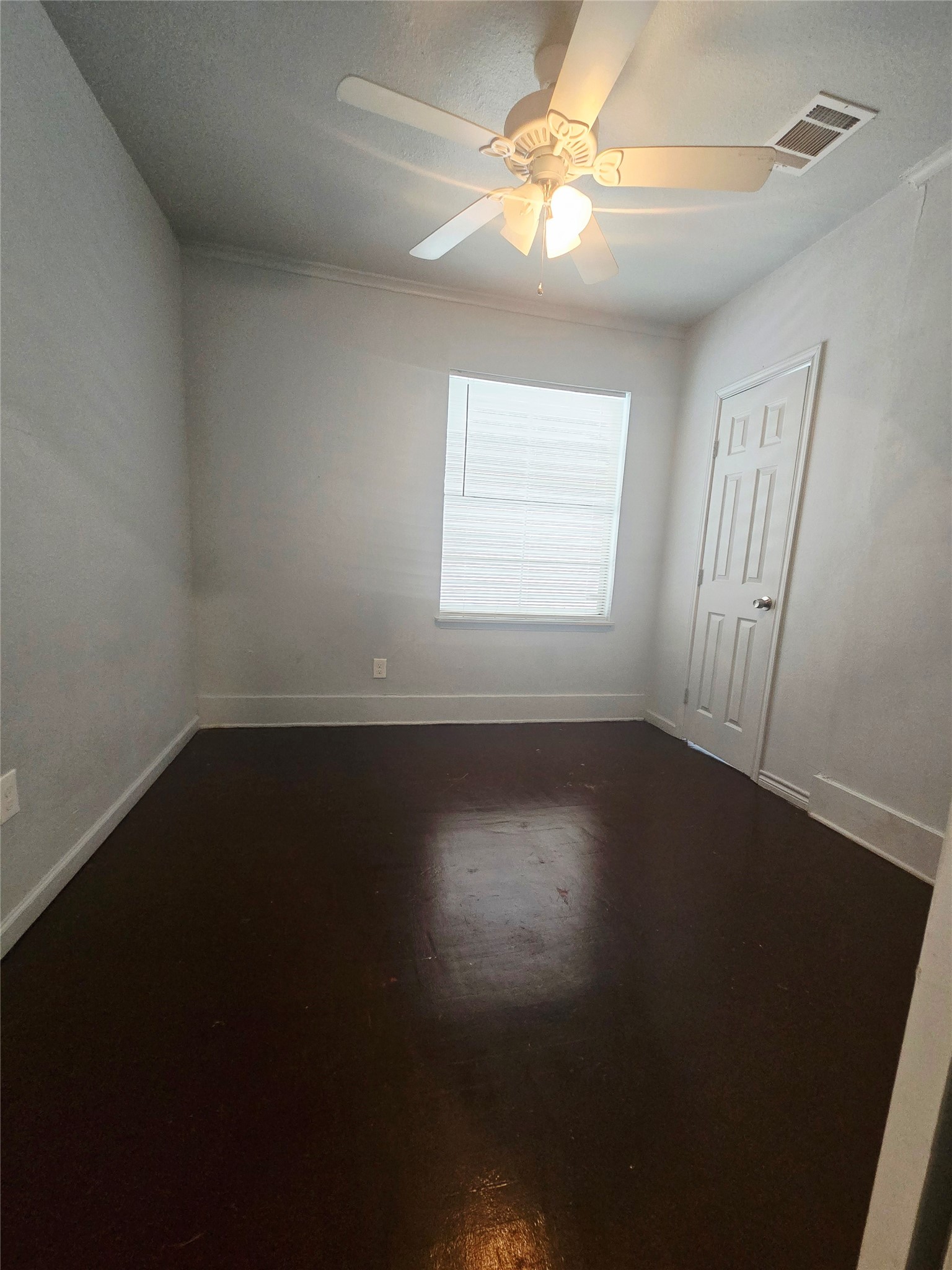 5709 Craig Street Houston, TX 77023 - Photo 10 of 19