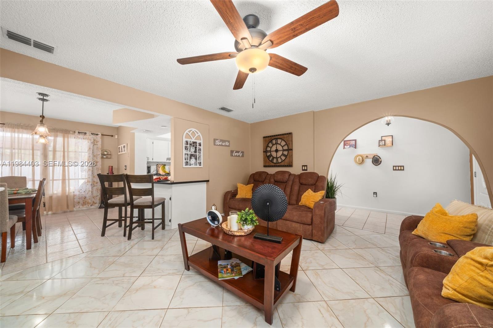 4201 Westminster Road Sebring, FL 33875 - Photo 4 of 43 a living room with furniture