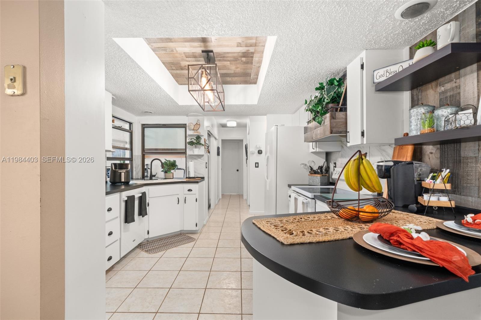 4201 Westminster Road Sebring, FL 33875 - Photo 10 of 43 a living room with furniture