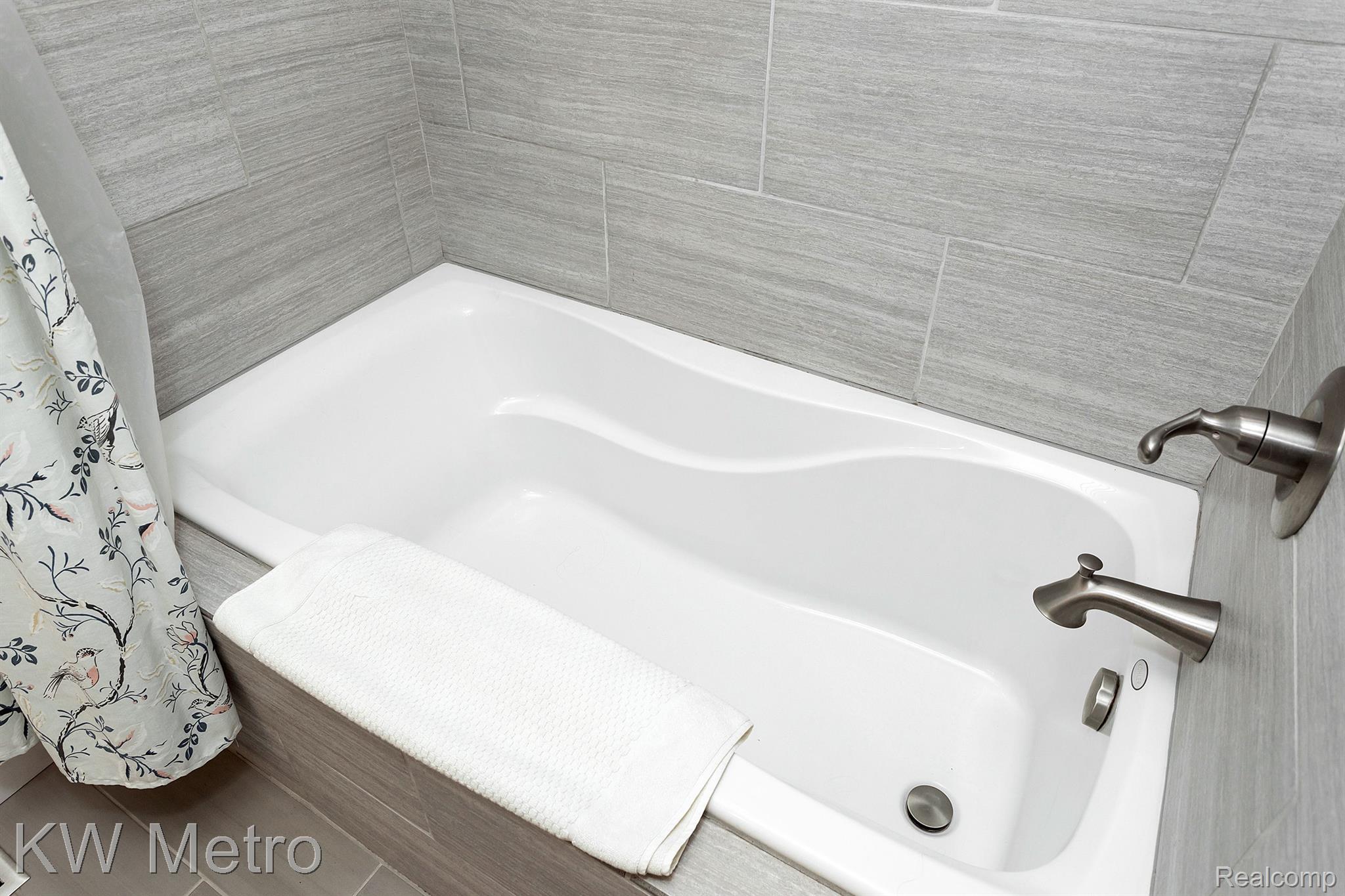 660 Trinway Road Troy, MI 48085 - Photo 25 of 50
