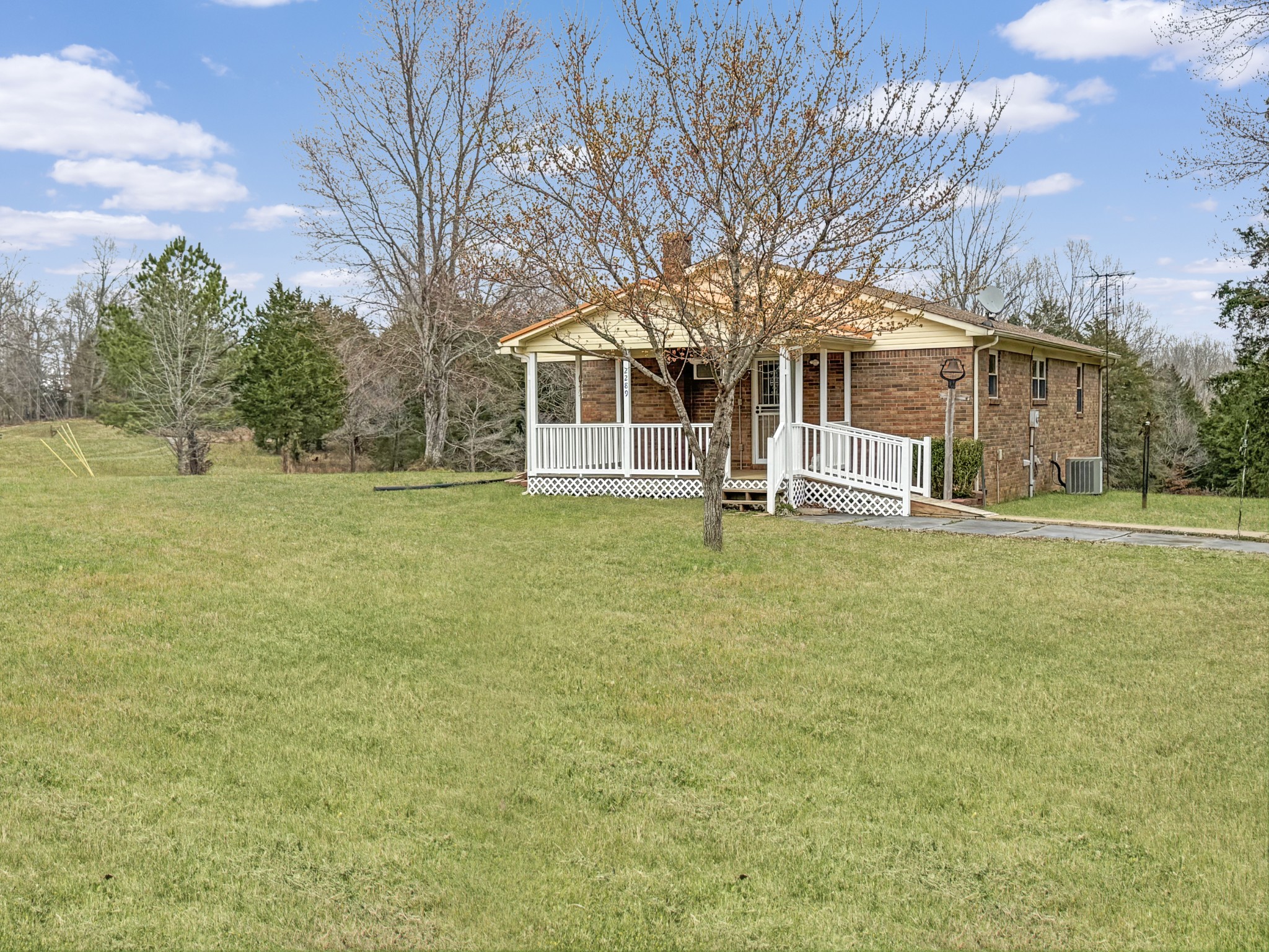 2289 Cumberland City Road Dover, TN 37058 - Photo 2 of 27