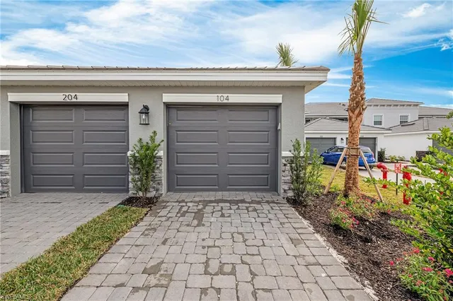 $3,300 | 11821 Venetian Lagoon Drive, Unit 104, Fort Myers, FL 33913