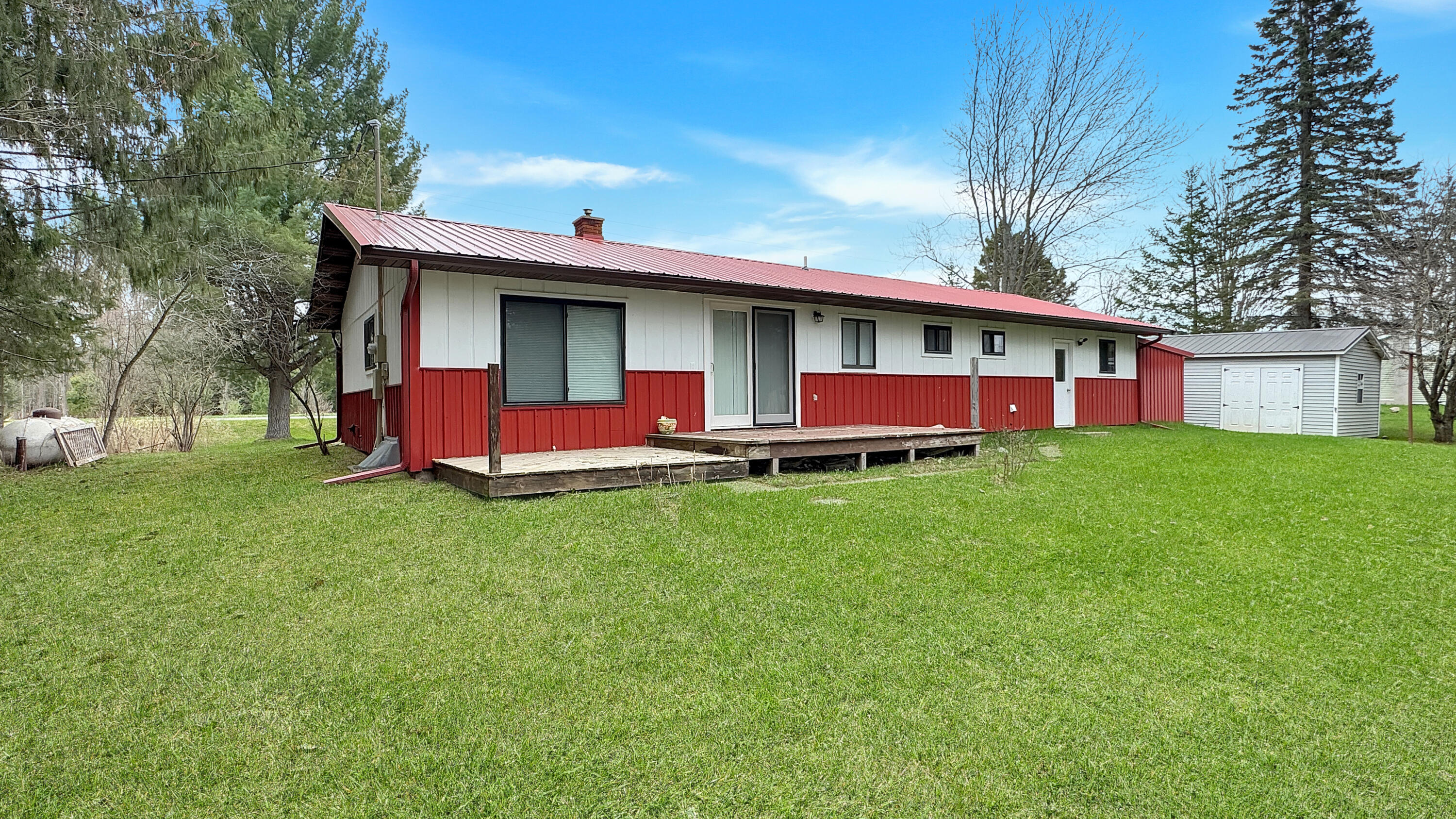 1020 East 46 Road Cadillac, MI 49601 - Photo 3 of 30 Greg Bosscher (19)