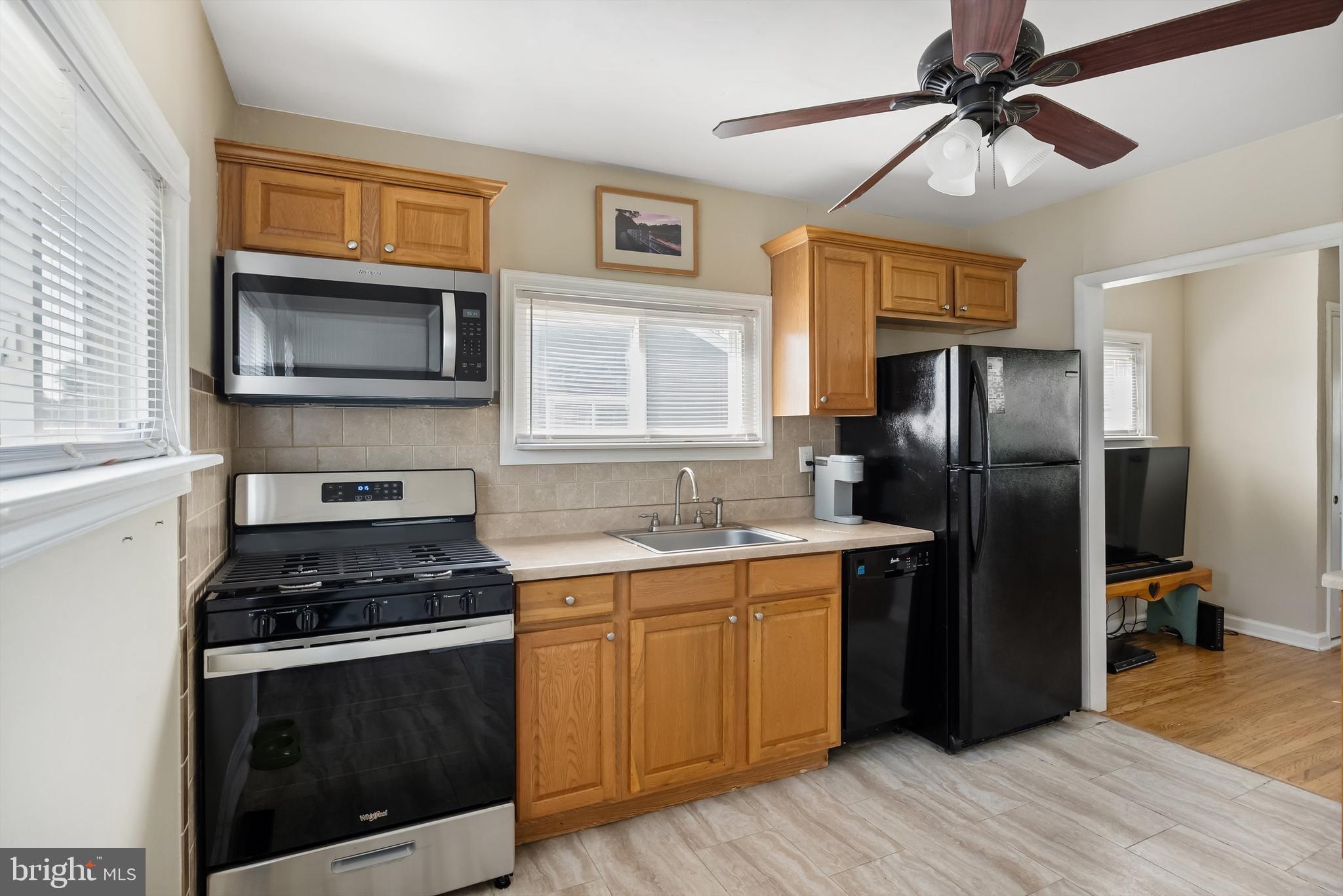 215 Bailey Avenue Maple Shade, NJ 08052 - Photo 11 of 22