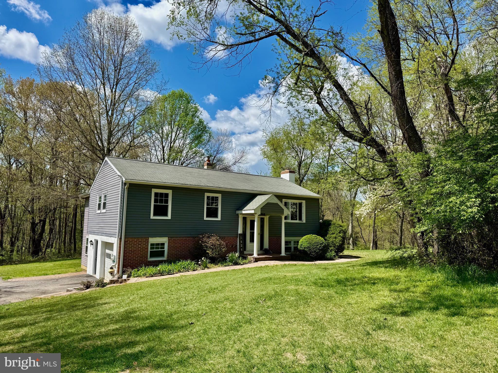 1424 Oakwood Road Coatesville, PA 19320 - Photo 2 of 41 Welcome to 1424 Oakwood Road